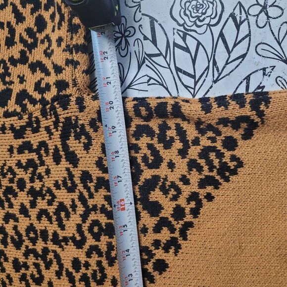 Cheetah print women’s large knit pullover sweater yellow brown - Picture 5 of 6